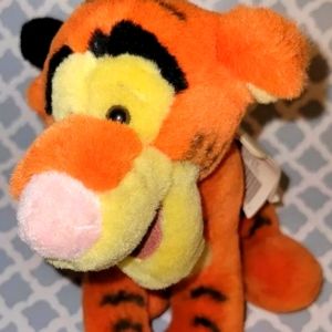 TIGGER 8" Bean Bag Plush Disney World Land Park Exclusive Winnie the Pooh NWT
